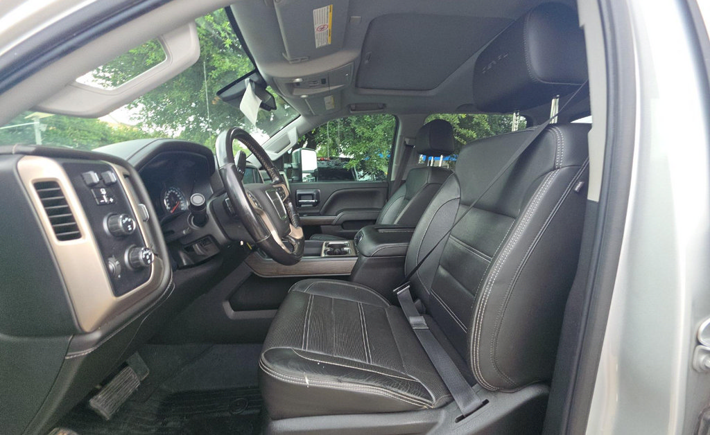 Used 2019 GMC Sierra 2500 Denali w/ Duramax Plus Package AWD/4WD image 12