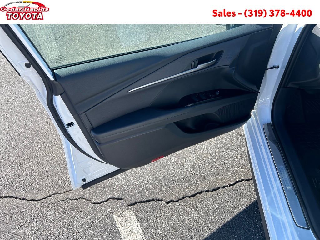 New 2026 Toyota Camry Hybrid image 10