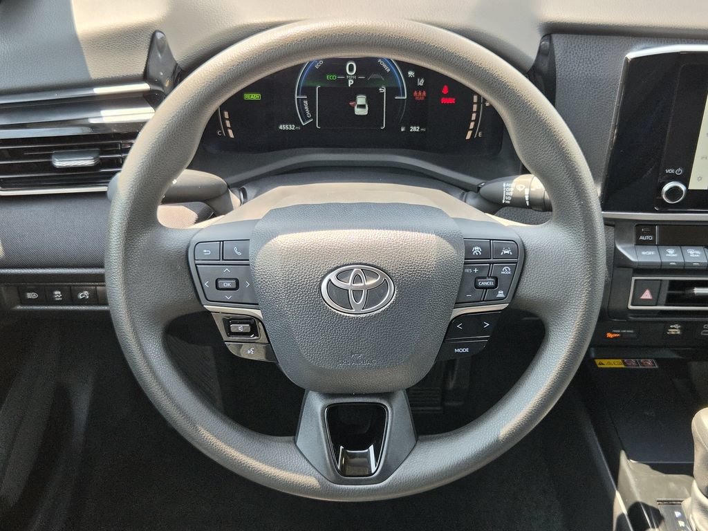 Used 2025 Toyota Camry LE FWD image 15