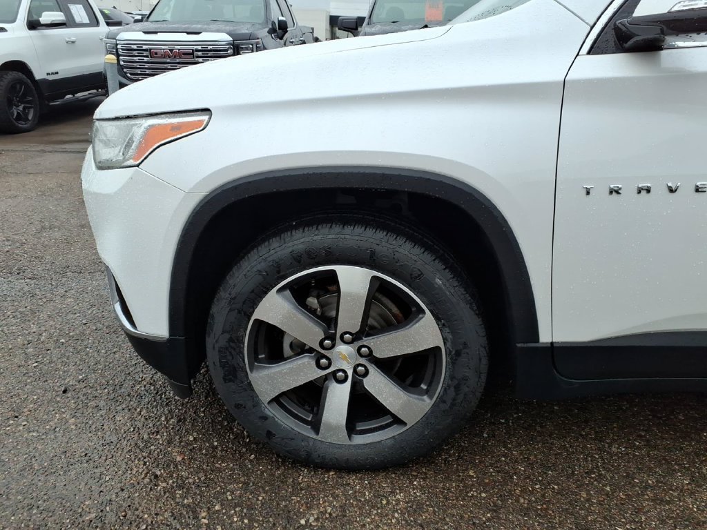Used 2018 Chevrolet Traverse LT FWD image 24