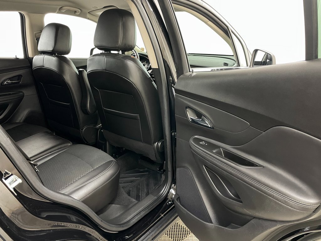 Certified 2022 Buick Encore Preferred w/ Safety Package image 38