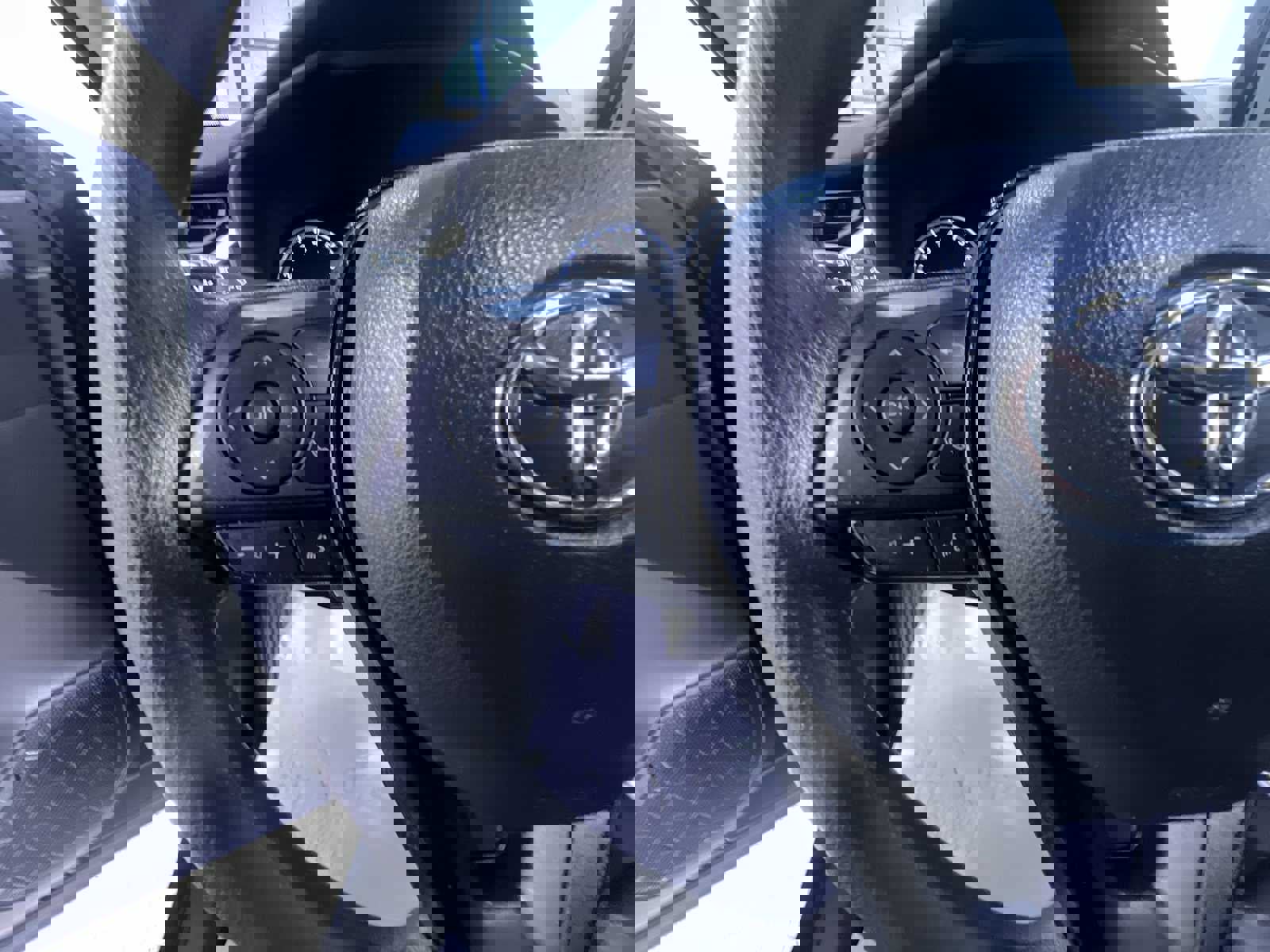 Used 2022 Toyota RAV4 XLE image 20