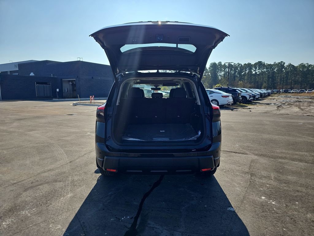 New 2026 Nissan Rogue SV FWD image 17