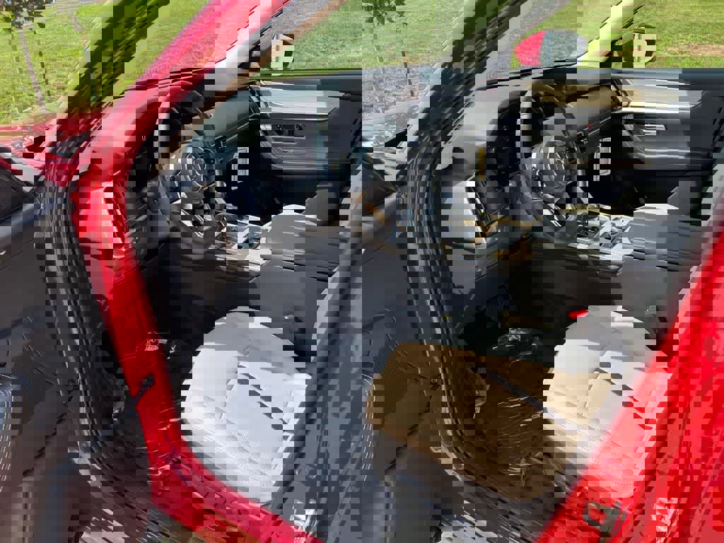 Used 2025 MAZDA CX-90 Plug-In Hybrid w/ Preferred image 2