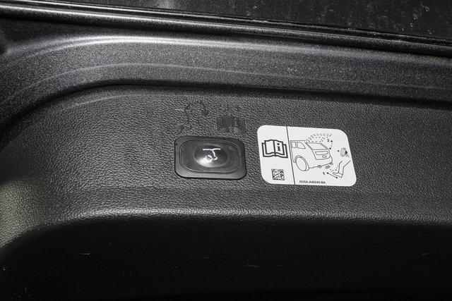 Used 2019 Ford Escape Titanium image 12