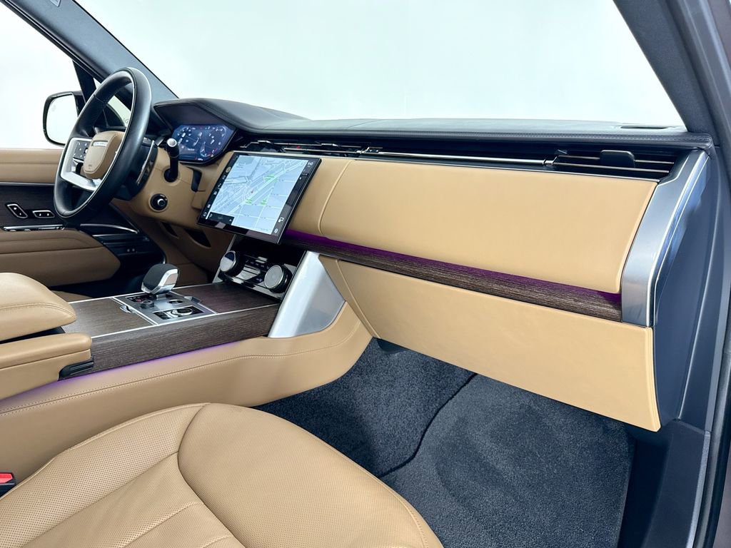 Used 2023 Land Rover Range Rover Long Wheelbase SE image 13