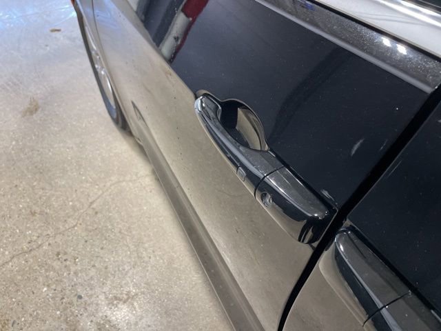 Used 2024 Chrysler Pacifica Touring-L image 10