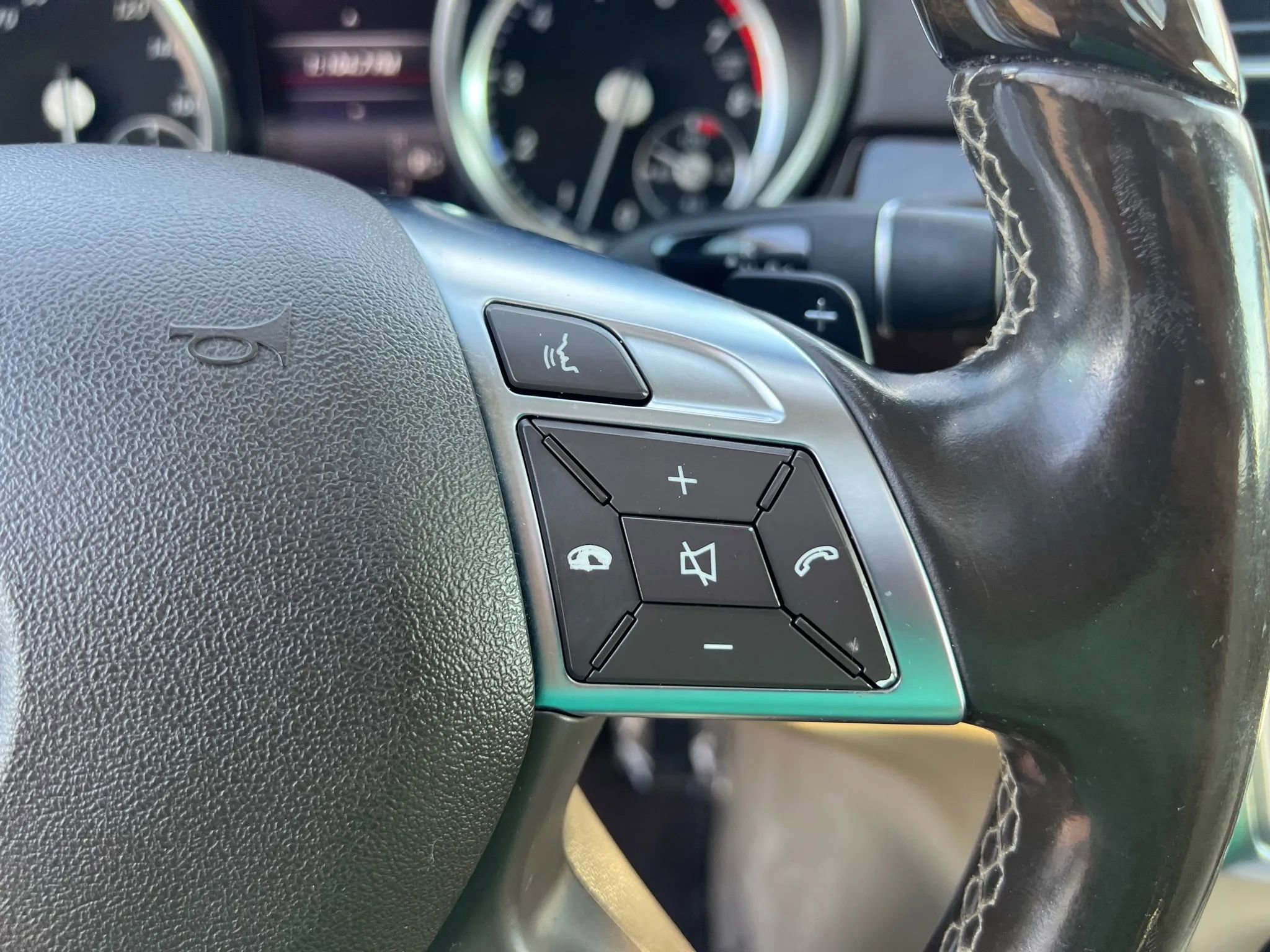 Used 2015 Mercedes-Benz GL 450 4MATIC image 49