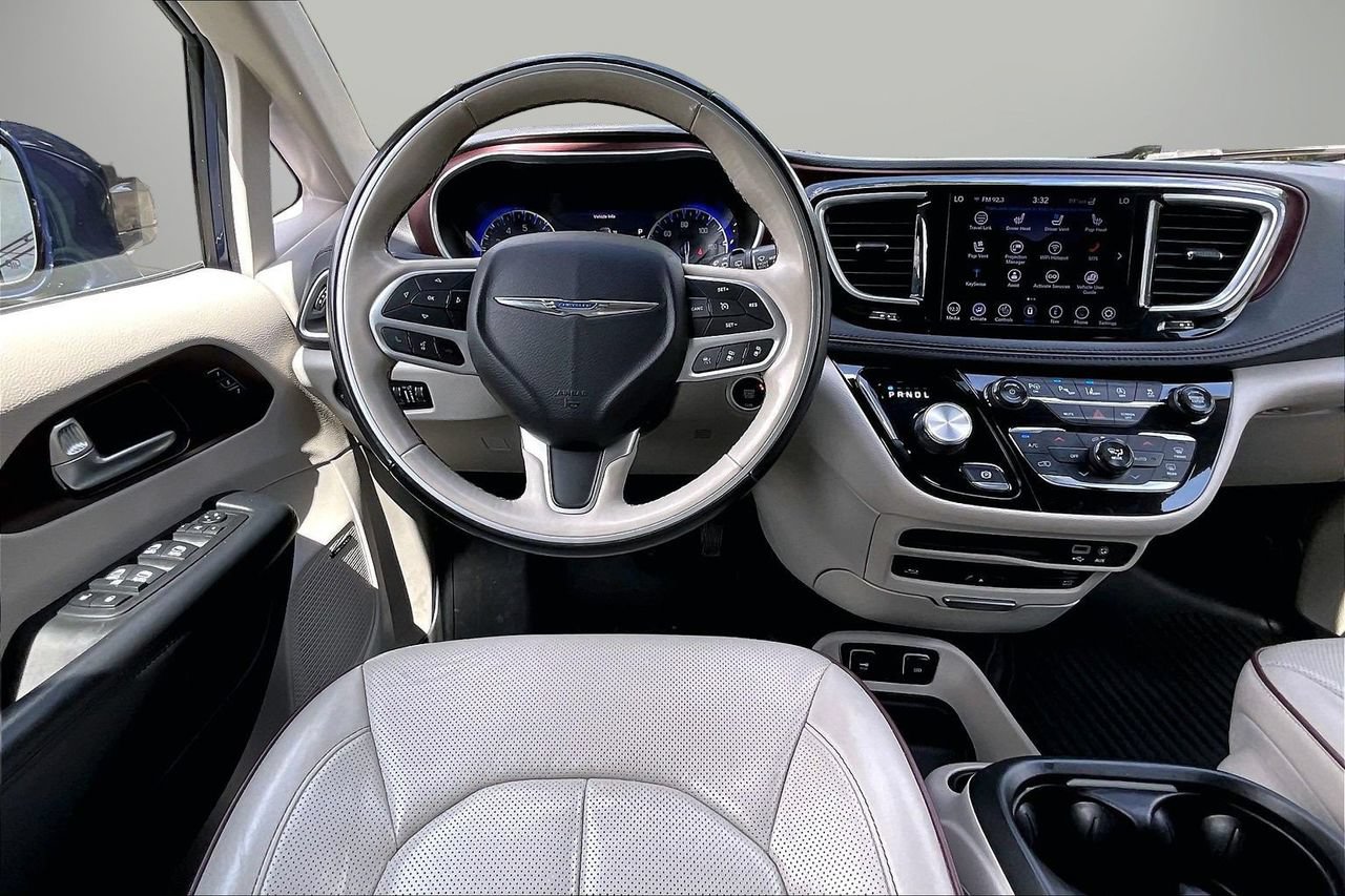 Certified 2018 Chrysler Pacifica Limited w/ Advanced Safetytec Group FWD image 12