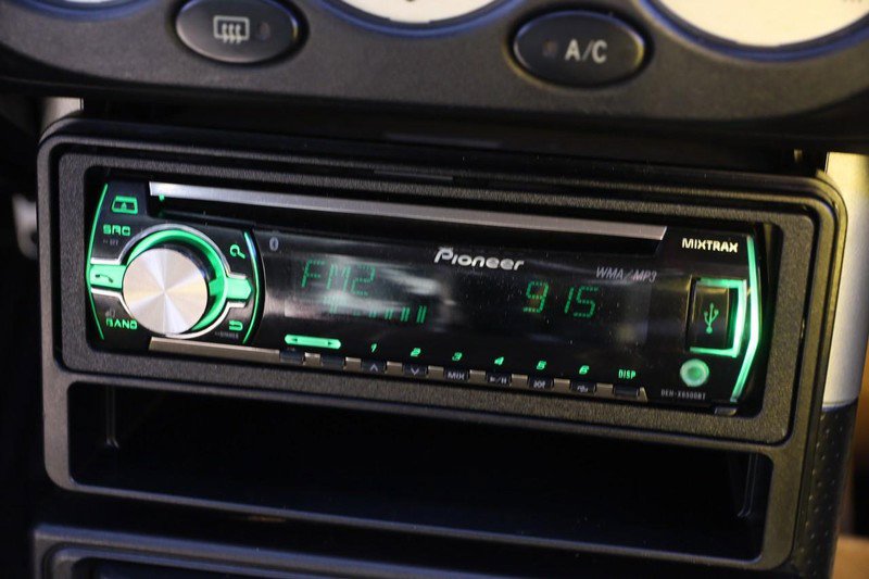 Used 2000 Toyota MR2 image 15