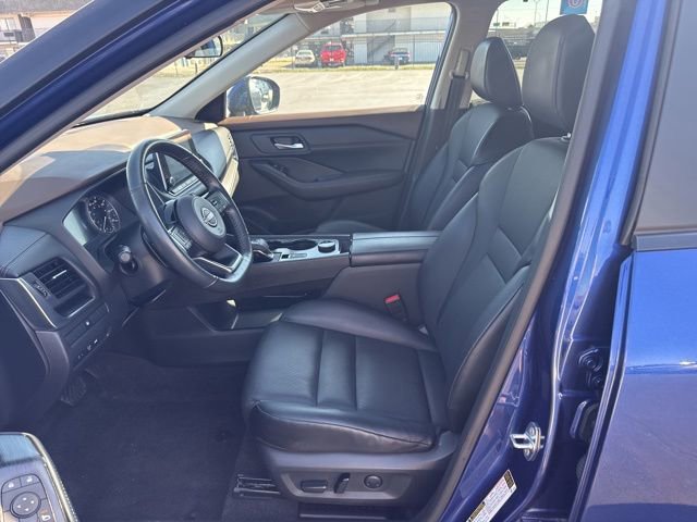 Used 2023 Nissan Rogue SV w/ SV Premium B Package image 19