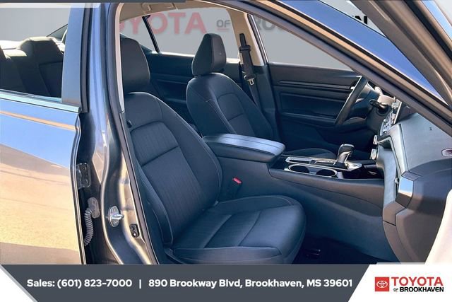 Used 2024 Nissan Altima 2.5 SV image 6