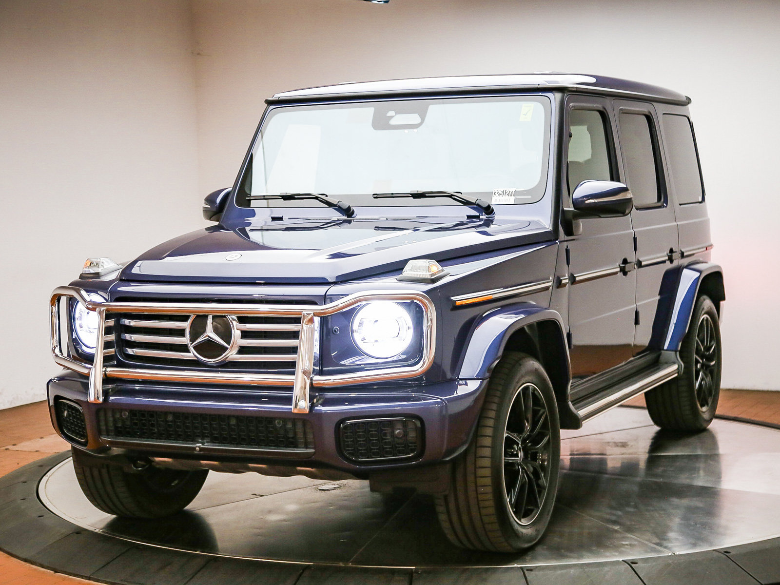 Used 2025 Mercedes-Benz G 550 image 9
