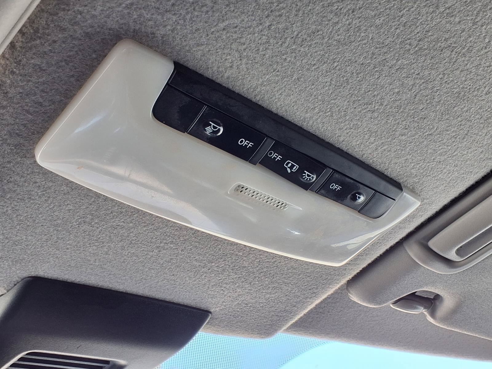 Used 2023 Nissan Kicks SR FWD image 25