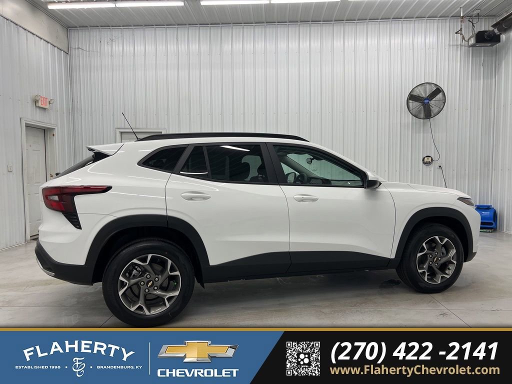 New 2026 Chevrolet Trax LT w/ LT Convenience Package image 2