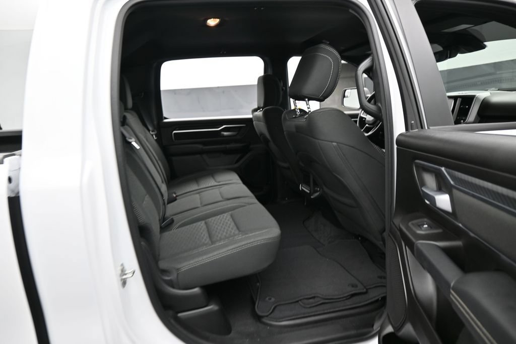 Used 2025 RAM 1500 Big Horn AWD/4WD image 34