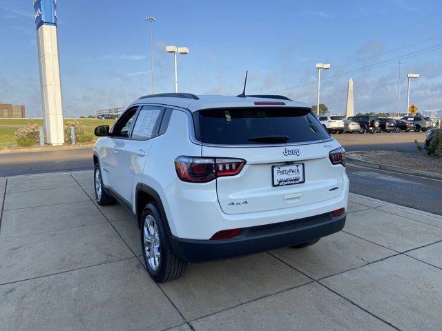 Used 2024 Jeep Compass Latitude image 8