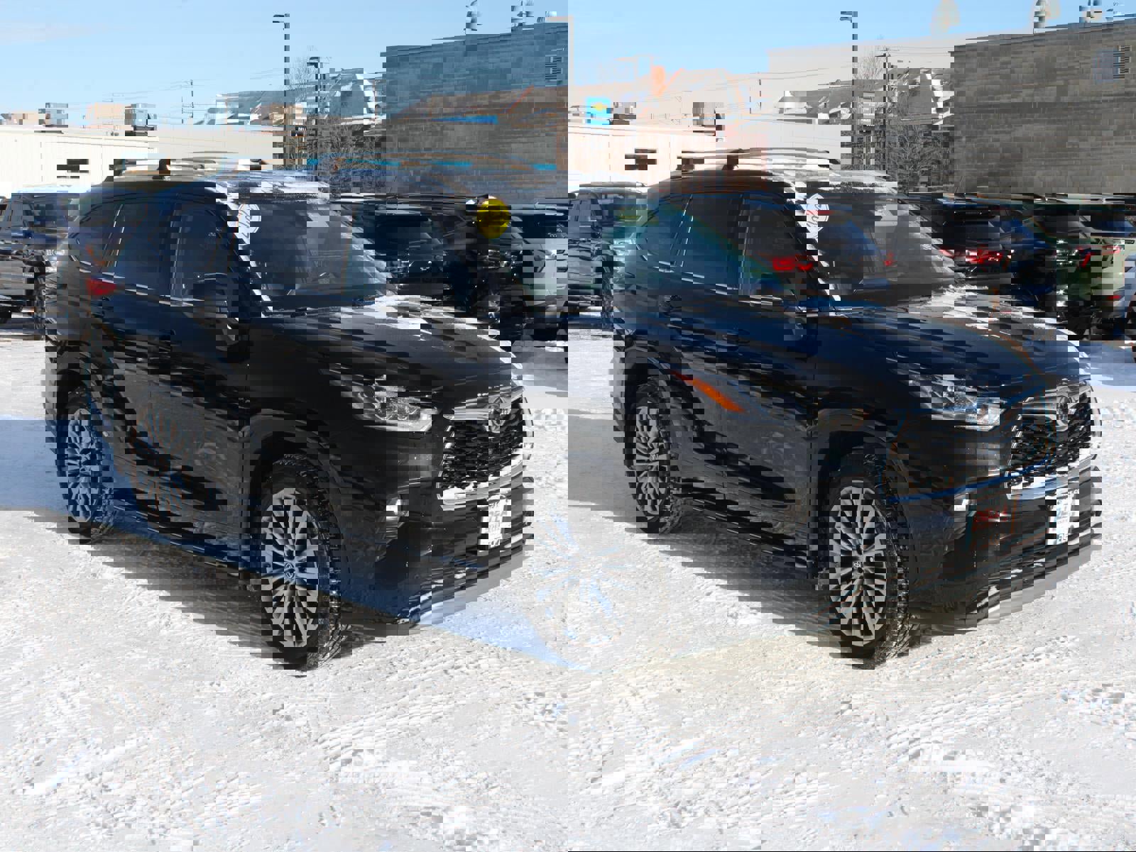 Used 2022 Toyota Highlander Platinum image 3