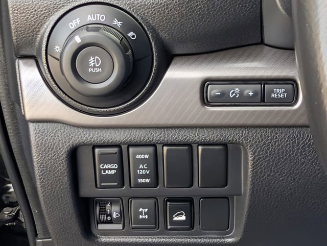 Used 2023 Nissan Titan PRO-4X w/ Pro-4x Convenience Package image 22