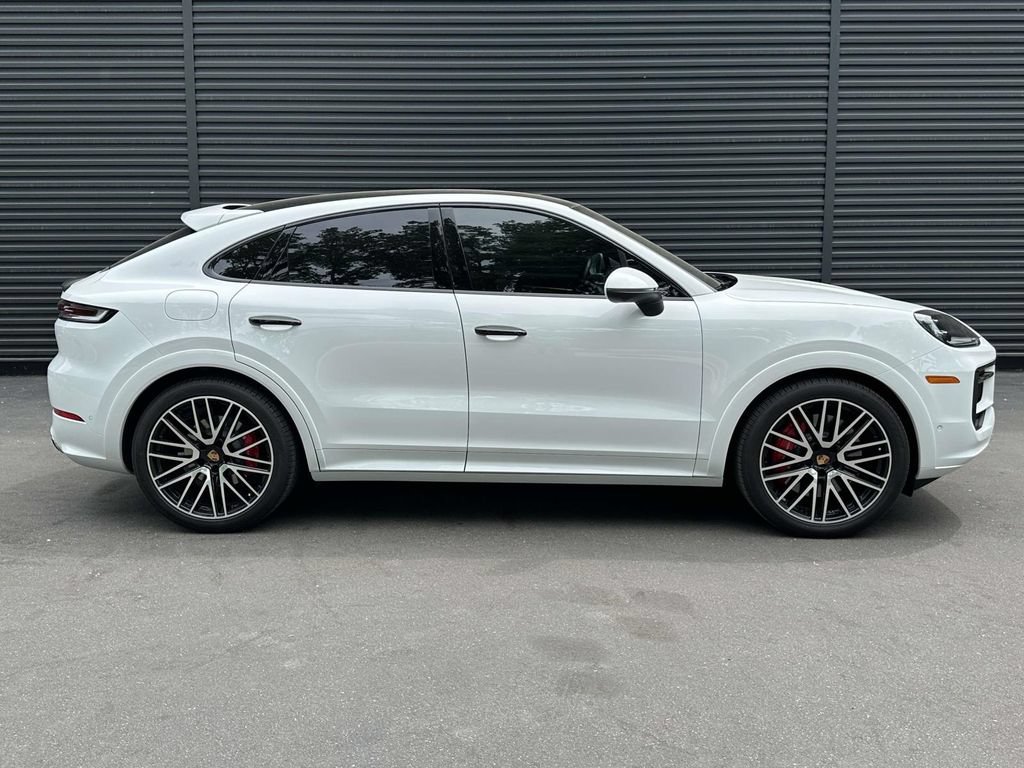 Certified 2025 Porsche Cayenne S AWD/4WD image 6