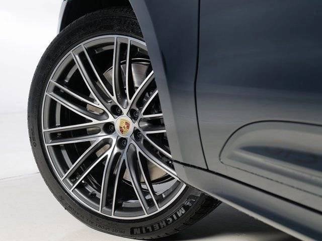 New 2026 Porsche Macan GTS AWD/4WD image 33