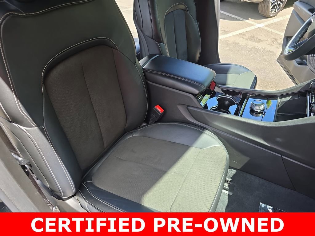 Used 2023 Jeep Grand Cherokee Altitude image 10