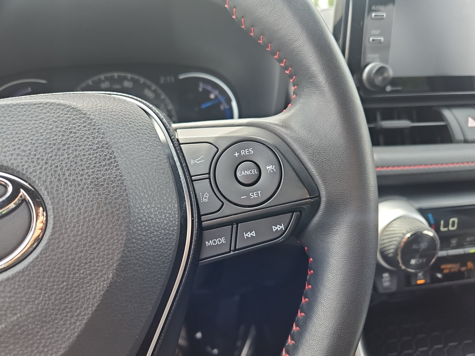 Used 2022 Toyota RAV4 SE AWD/4WD image 24
