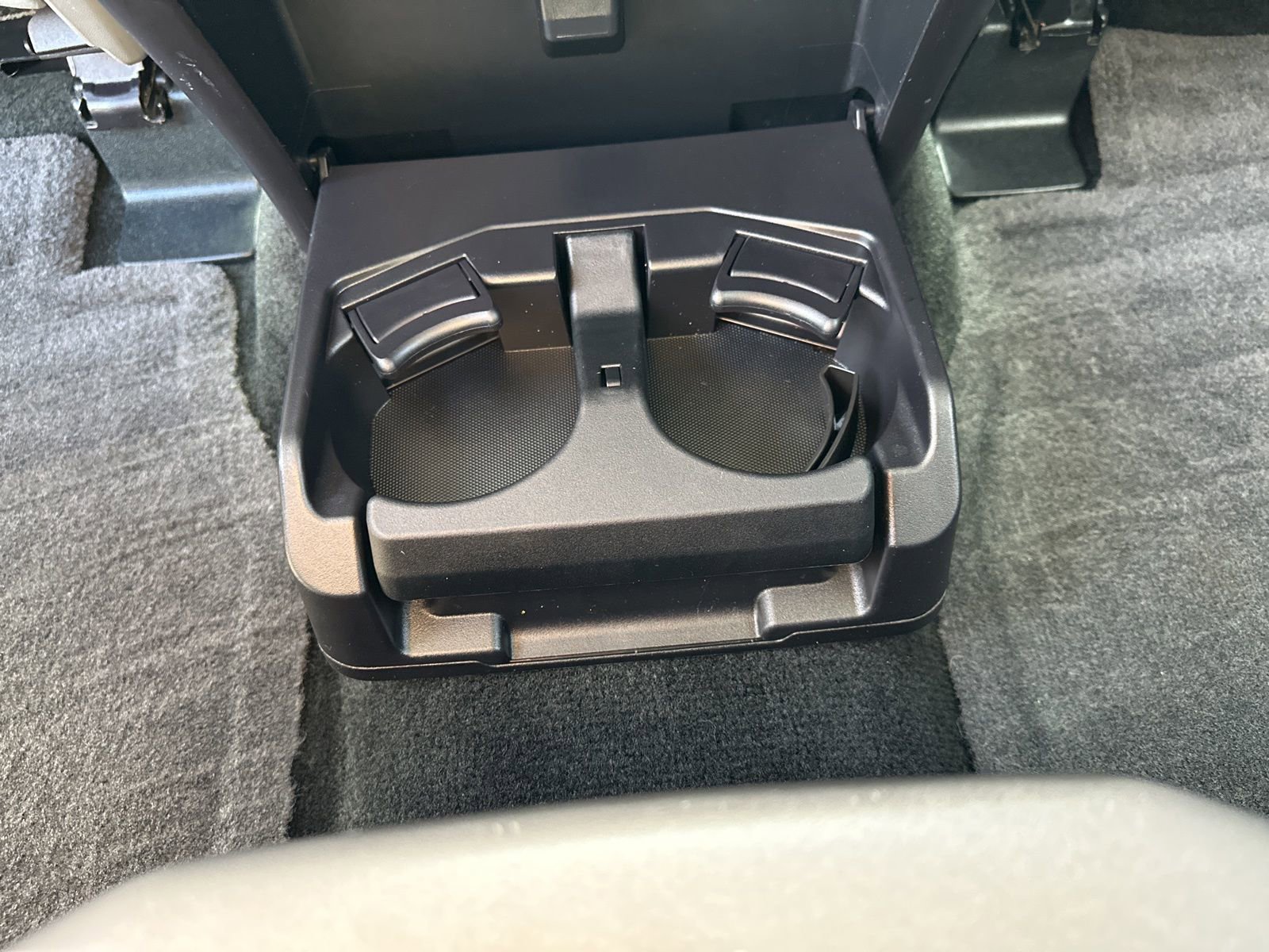 Used 2014 Toyota Sequoia Platinum AWD/4WD image 23