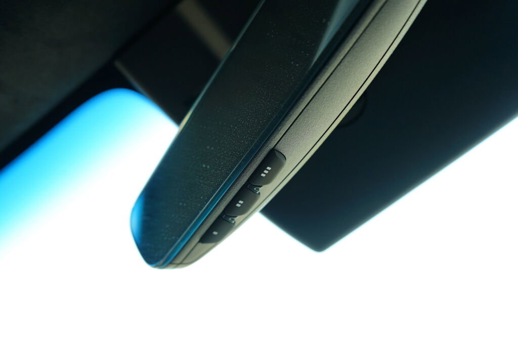 Used 2025 Genesis GV70 3.5T Sport w/ Sport Prestige Package image 30