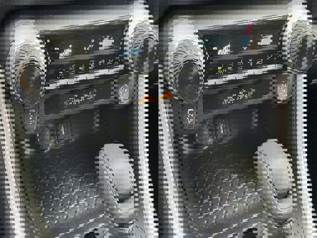 Used 2025 Toyota RAV4 LE image 15