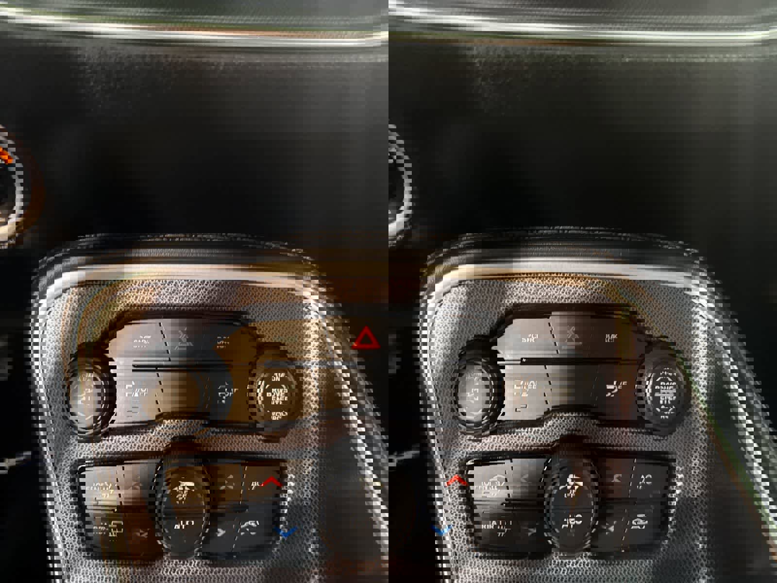 Used 2016 Dodge Challenger SXT Plus image 22