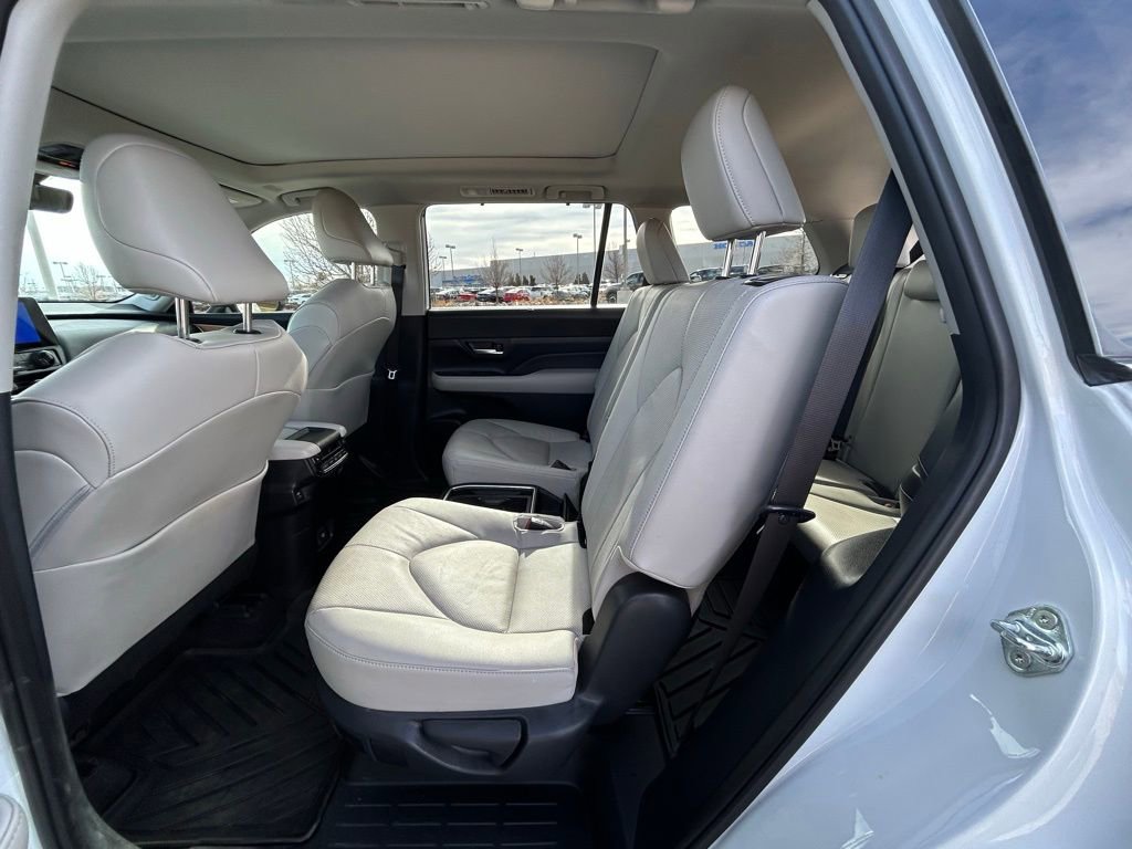 Used 2024 Toyota Grand Highlander Limited image 27