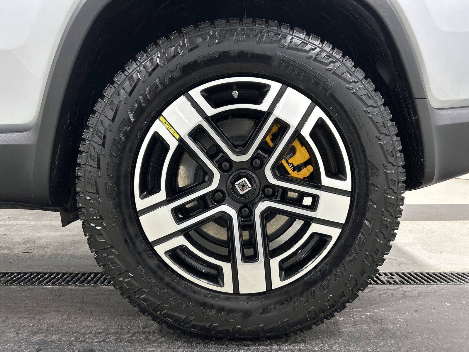 Used 2022 Rivian R1S Launch Edition AWD/4WD image 10
