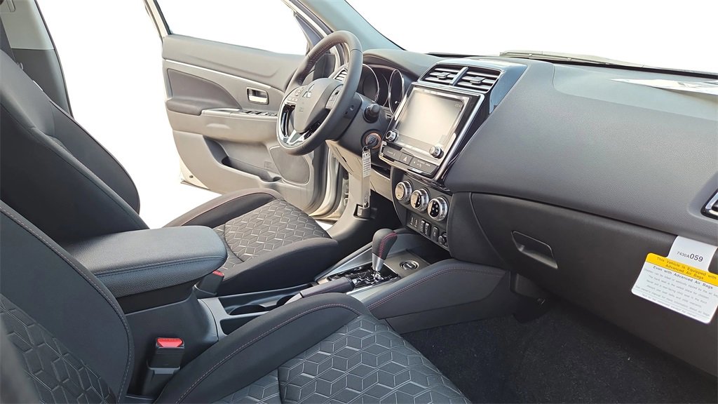 Used 2025 Mitsubishi Outlander Sport LE image 33