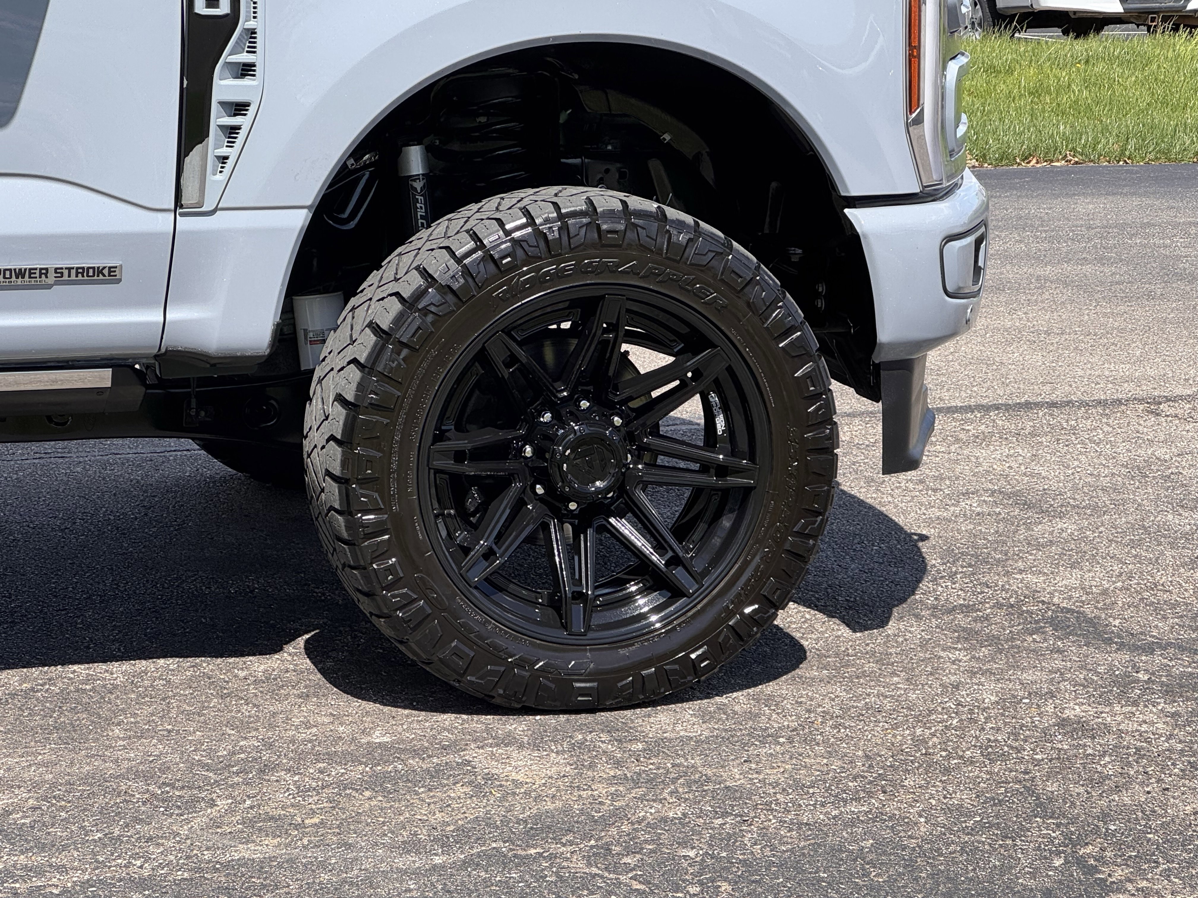 Used 2025 Ford F350 Platinum image 8