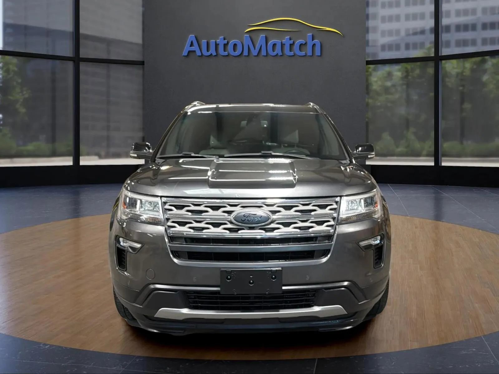 Used 2018 Ford Explorer XLT w/ Equipment Group 202A image 3