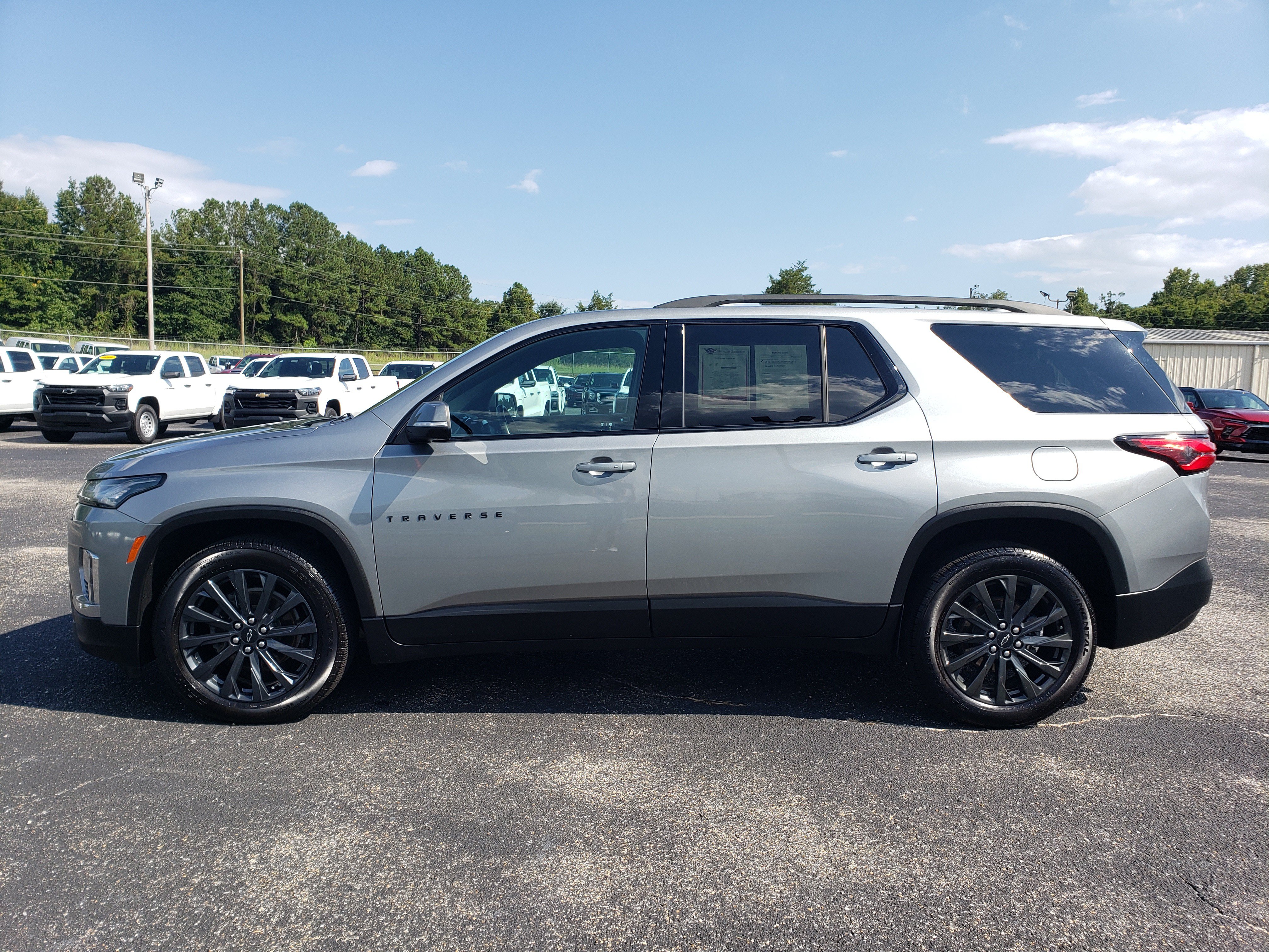Used 2023 Chevrolet Traverse RS w/ LPO, Floor Liner Package FWD image 6