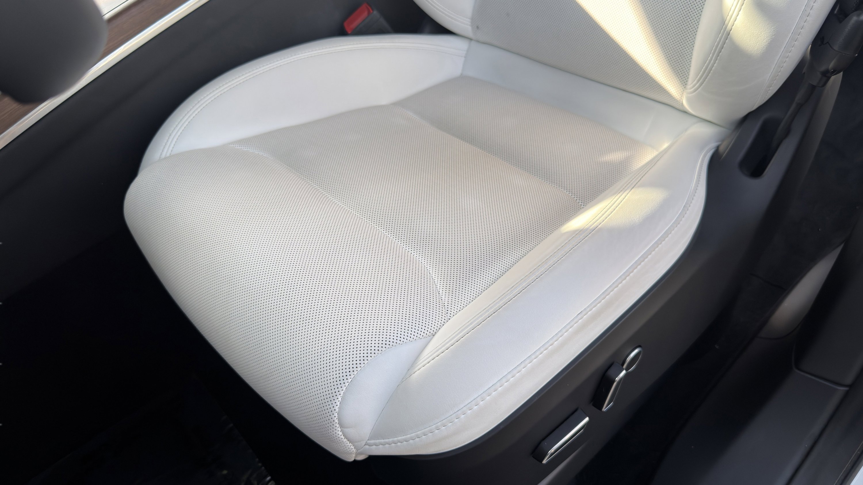 Used 2023 Tesla Model X image 17