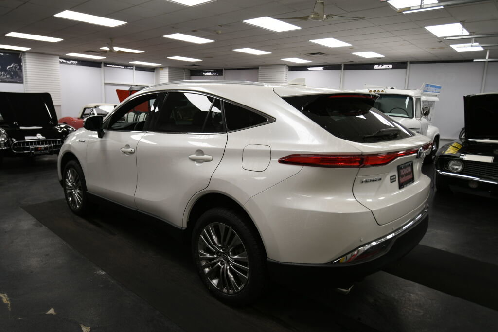 Used 2021 Toyota Venza XLE w/ Softex Package image 6