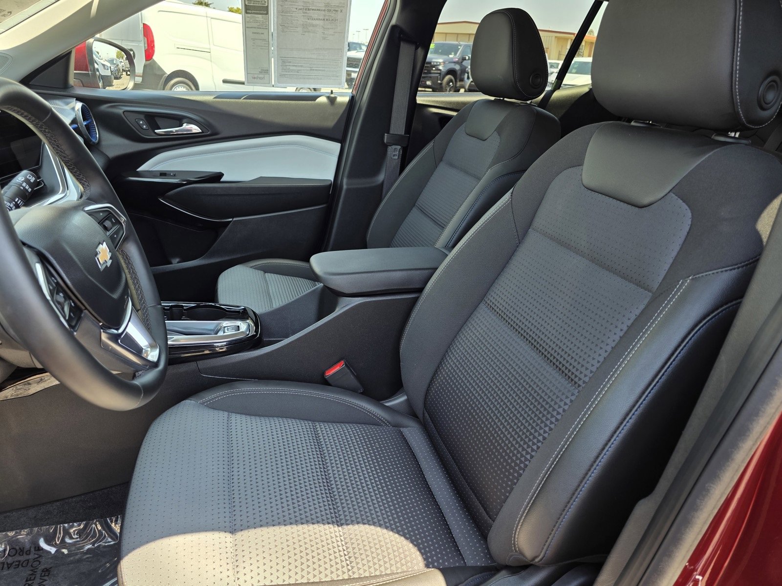 Certified 2025 Chevrolet Trax LT w/ Driver Confidence Package image 19