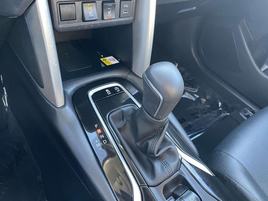 Used 2023 Toyota Corolla Cross XLE w/ Convenience Package image 43