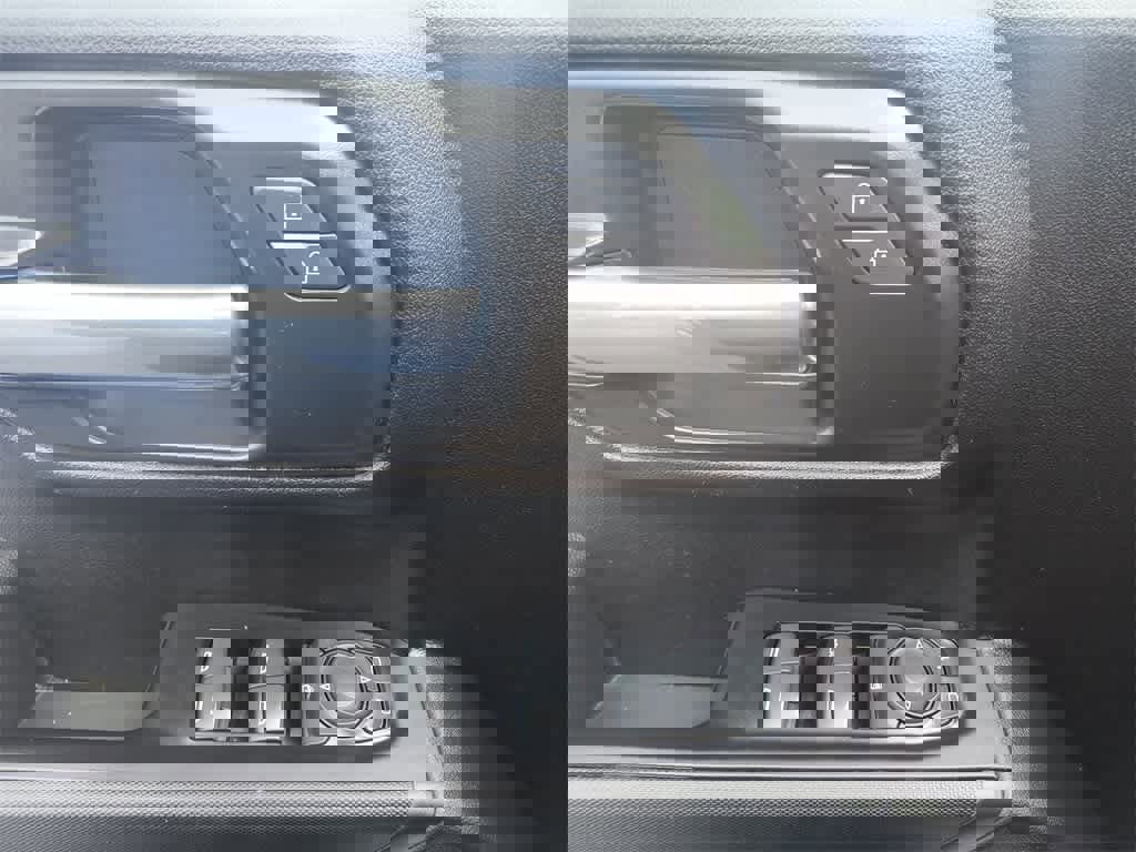 Used 2022 Chevrolet Silverado 1500 Custom image 13