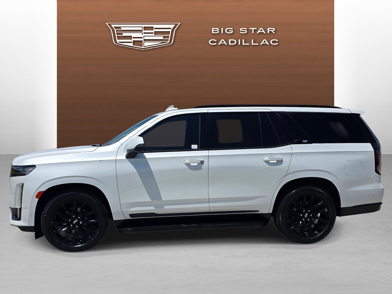 Used 2021 Cadillac Escalade Sport Platinum AWD/4WD image 2