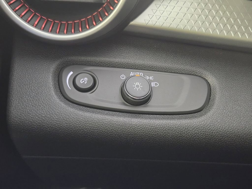 New 2026 Chevrolet Trax RS w/ Sunroof Package image 21