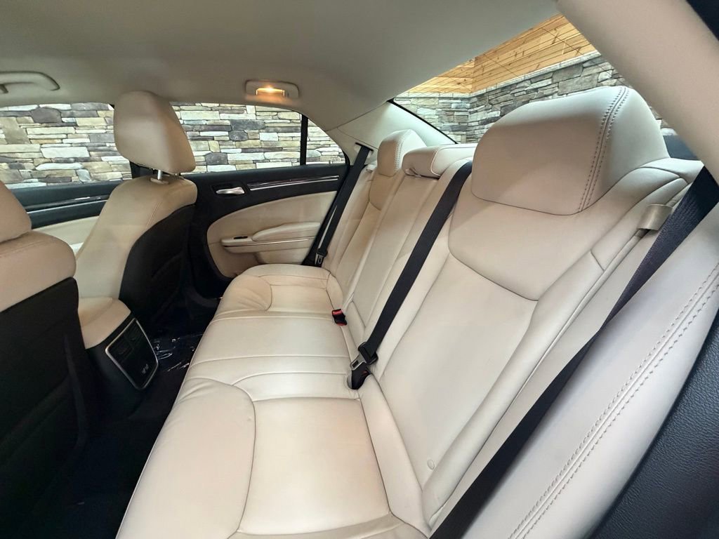 Used 2017 Chrysler 300 Limited w/ 300 Premium Group image 30