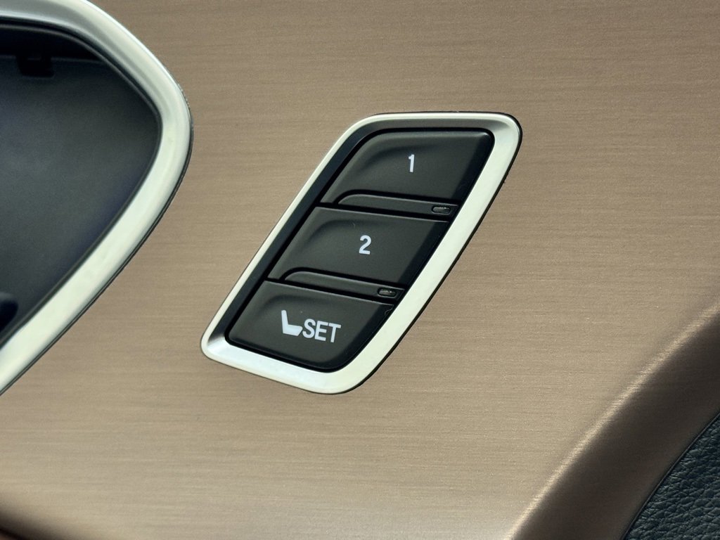 Used 2025 Acura RDX SH-AWD w/ Technology Package image 15