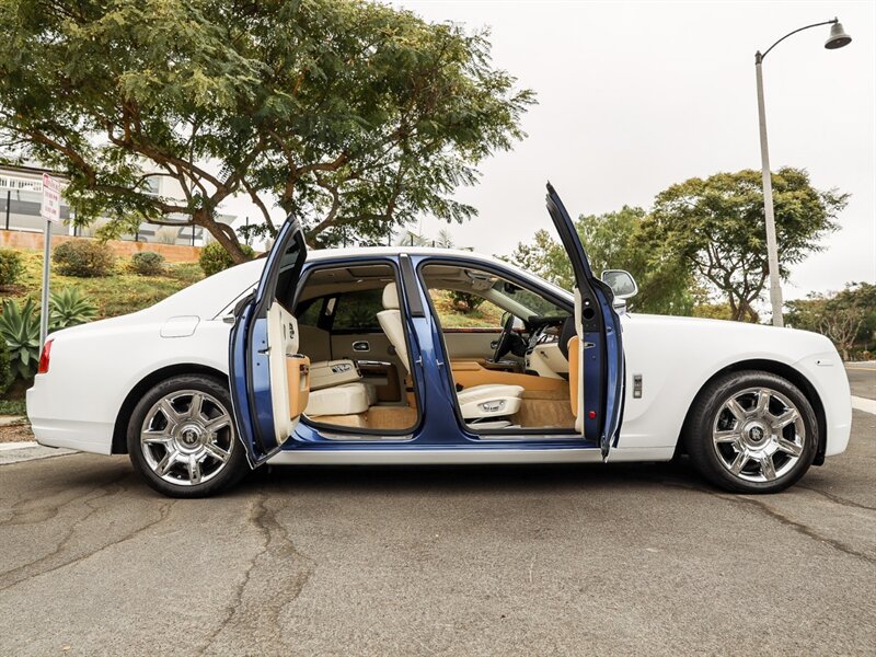 Used 2012 Rolls-Royce Ghost RWD image 35