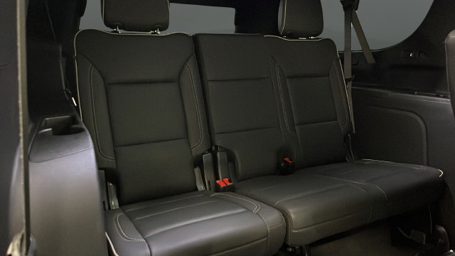 Used 2025 Chevrolet Suburban Premier AWD/4WD image 23