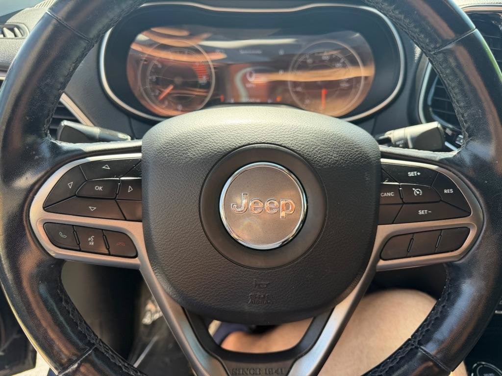 Used 2020 Jeep Cherokee Limited AWD/4WD image 37