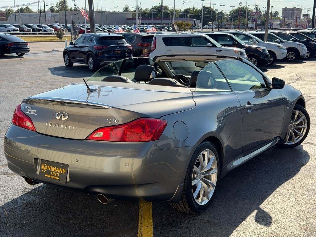 Used 2014 INFINITI Q60 Convertible w/ Premium Package RWD image 2